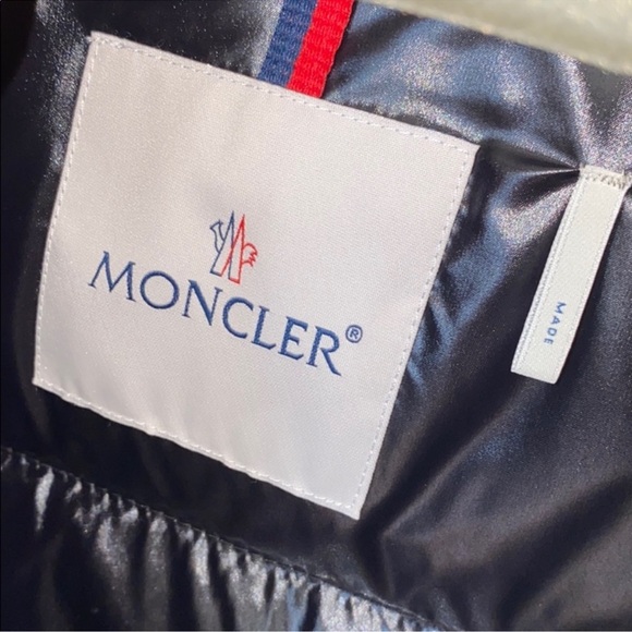 Moncler - Picture 9 of 11